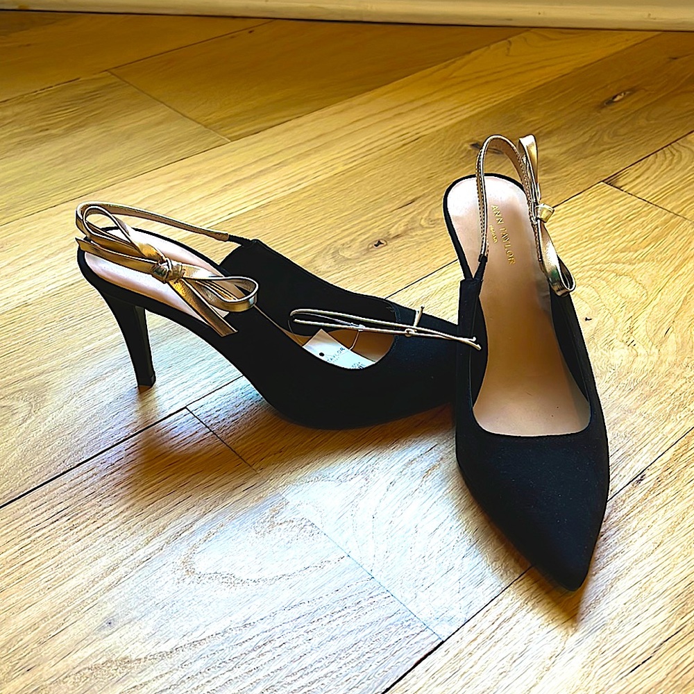 Suede and gold lace  new scarpin shoes
